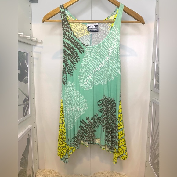 Manuhealii Tank - Picture 1 of 1